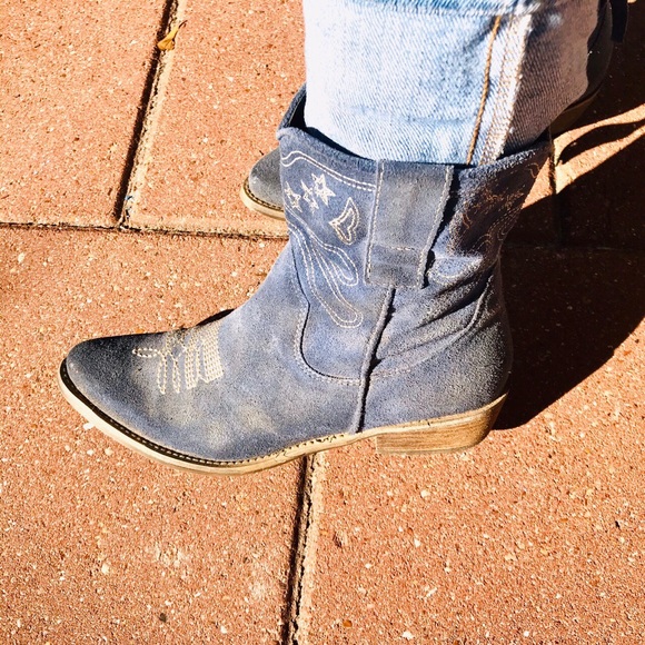 Dusty Blue Suede 1” Heel Pointed Toe Ankle Boots - Picture 3 of 4